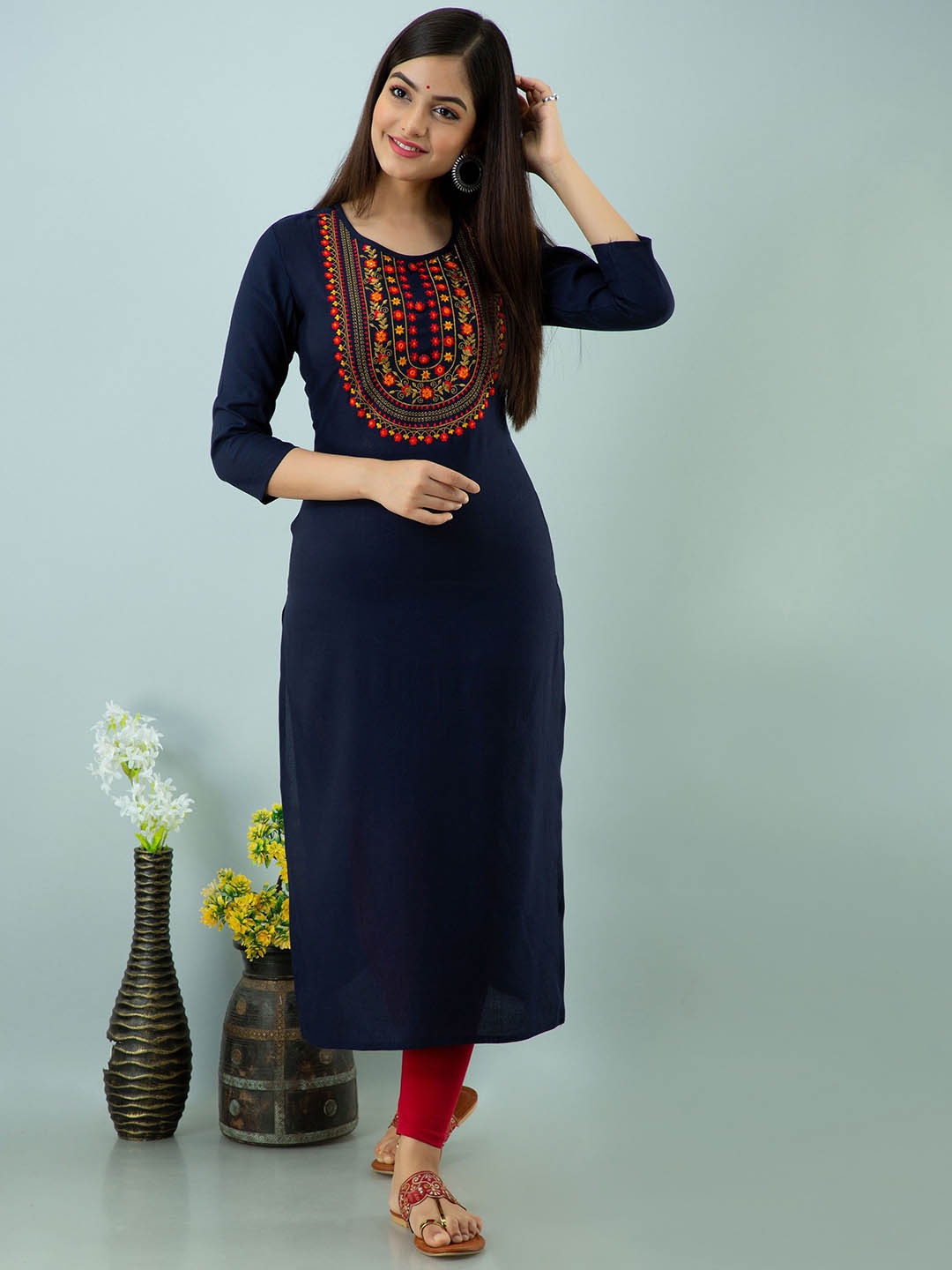 

KALINI Women Floral Embroidered Kurta, Navy blue