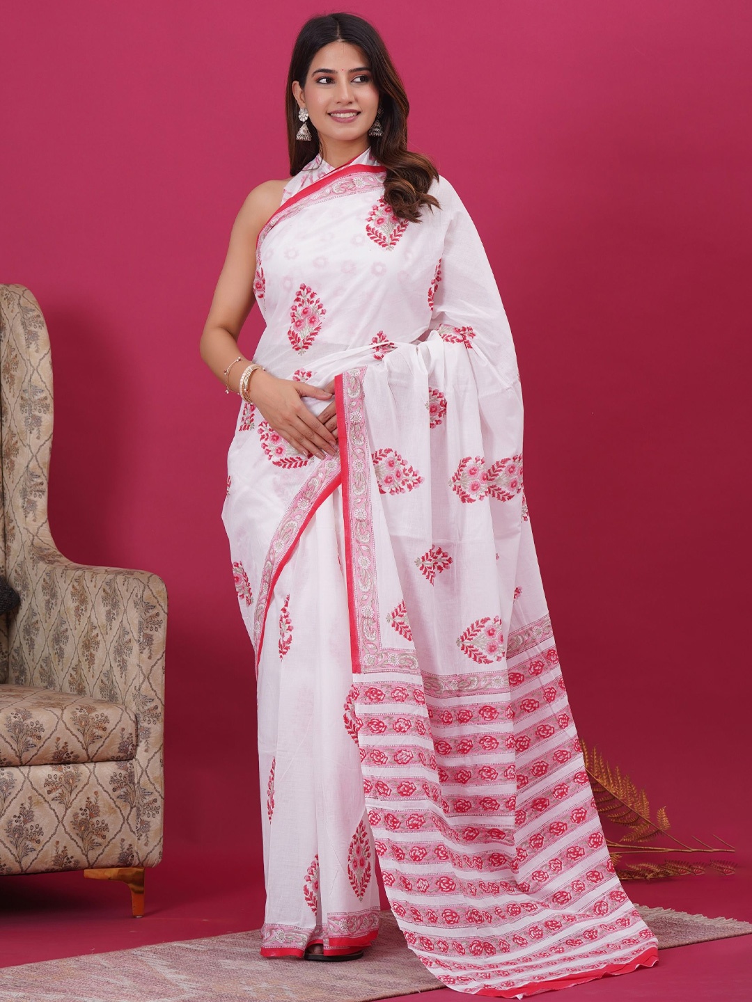 

Vanedik Floral Pure Cotton Block Print Saree, White