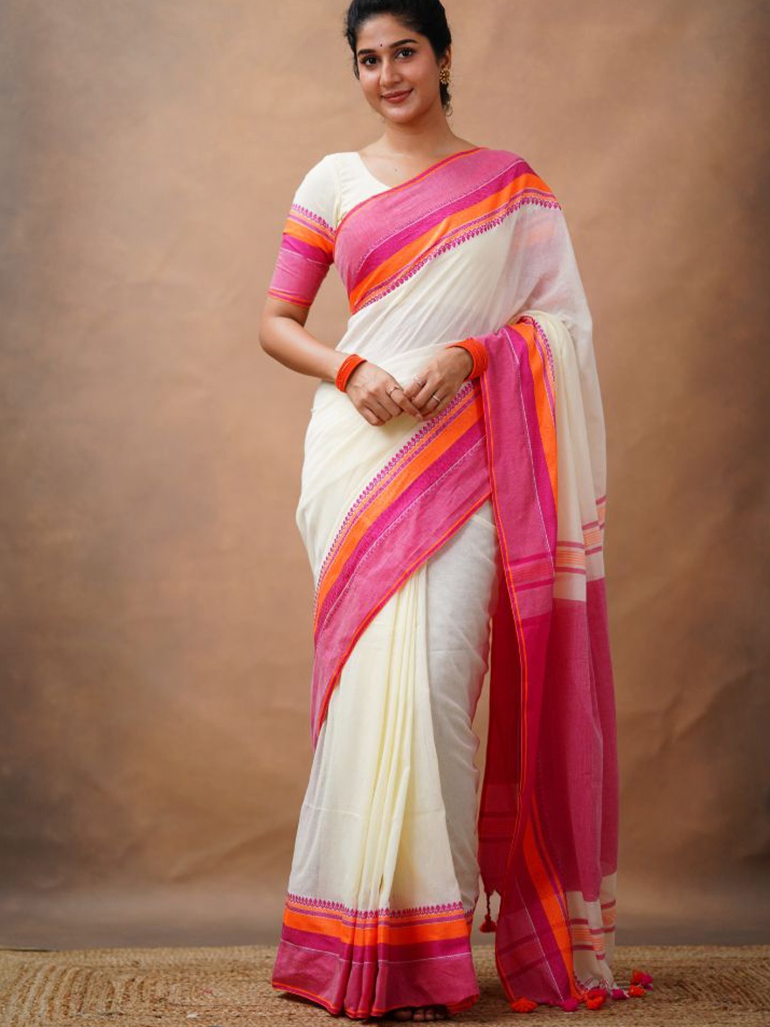 

Sutisancha Woven Design Saree, Off white