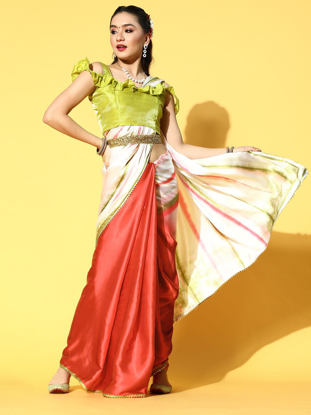 

DIVASTRI Tie and Dye Satin Saree, Red