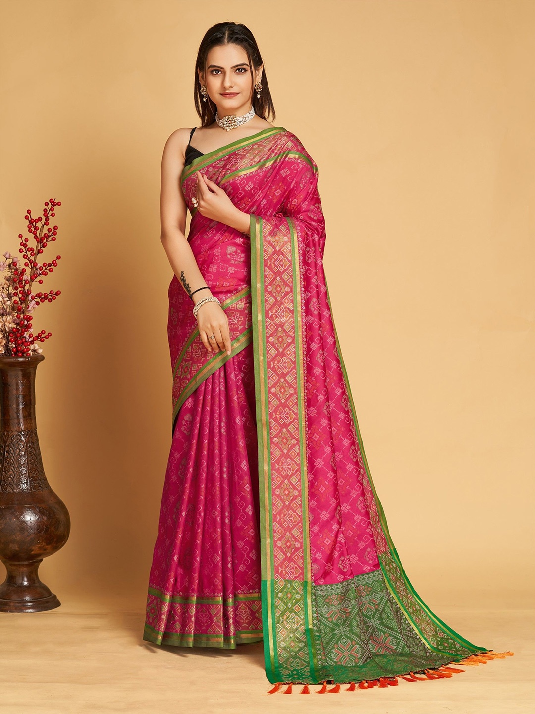 

Rangtulika Ethnics Woven Design Zari Pure Silk Saree, Peach