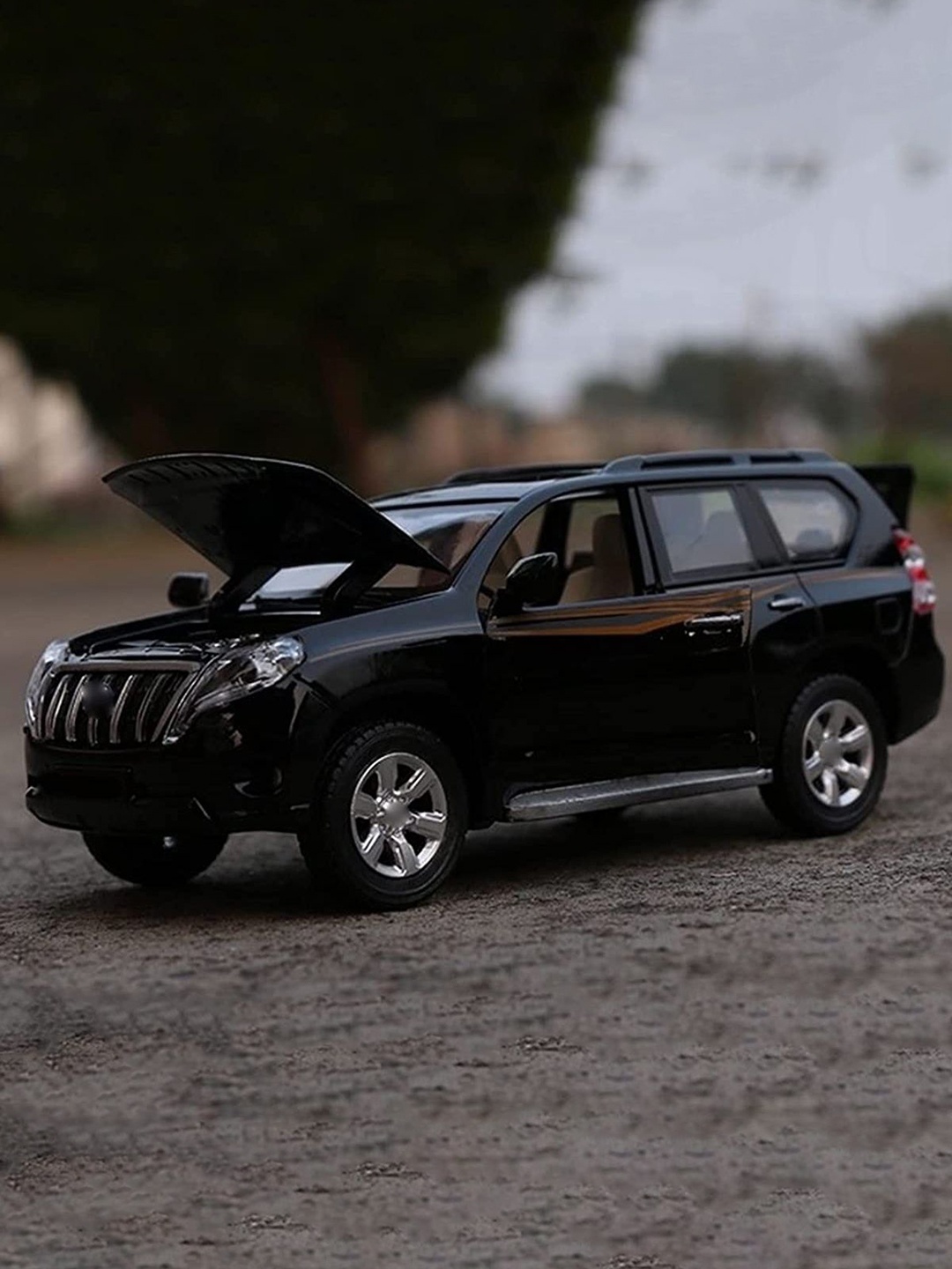 

DEZICON 1:32 Land Cruiser Scale Model Pull Back Car, Black
