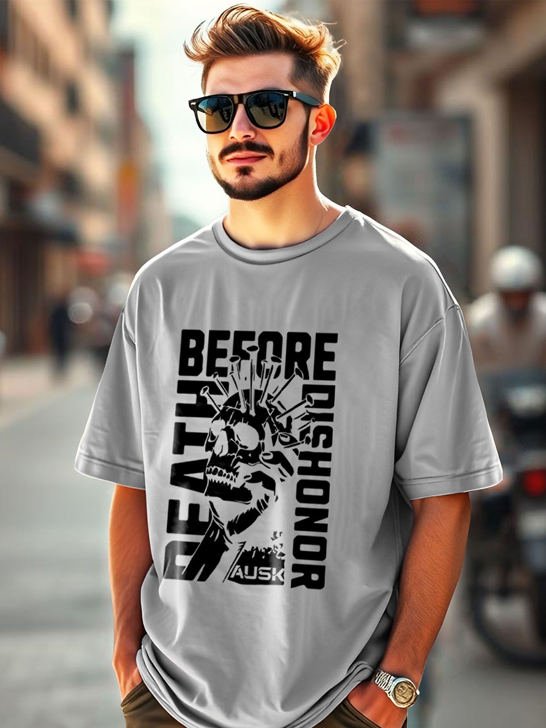 

AUSK Men Typography Printed Applique T-shirt, Grey