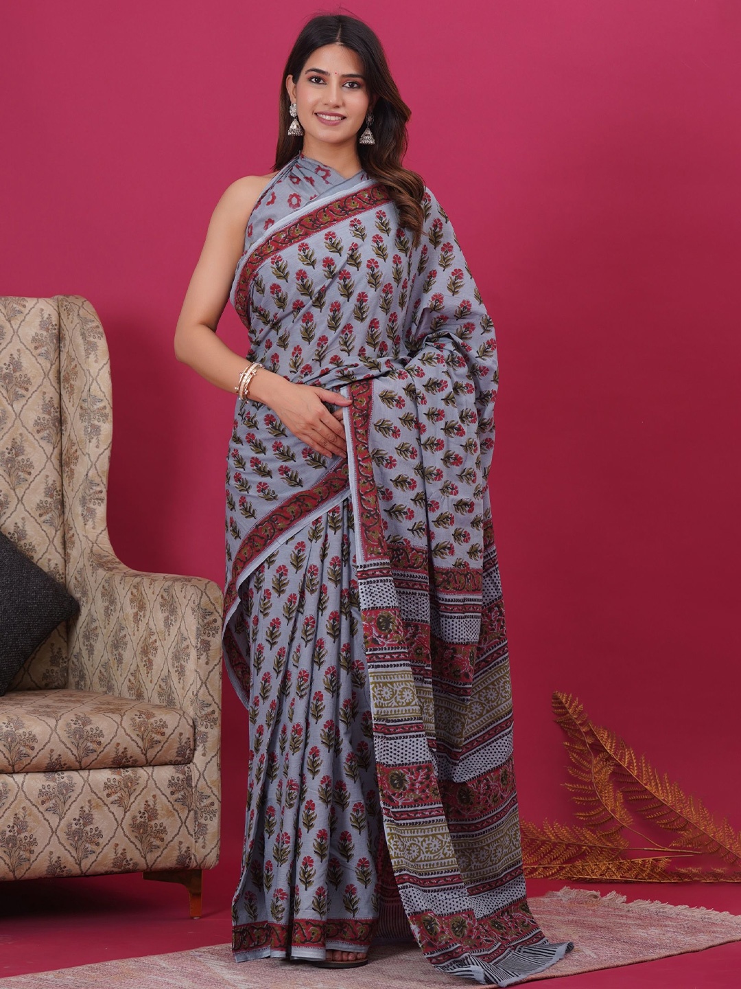 

Vanedik Floral Pure Cotton Block Print Saree, Grey