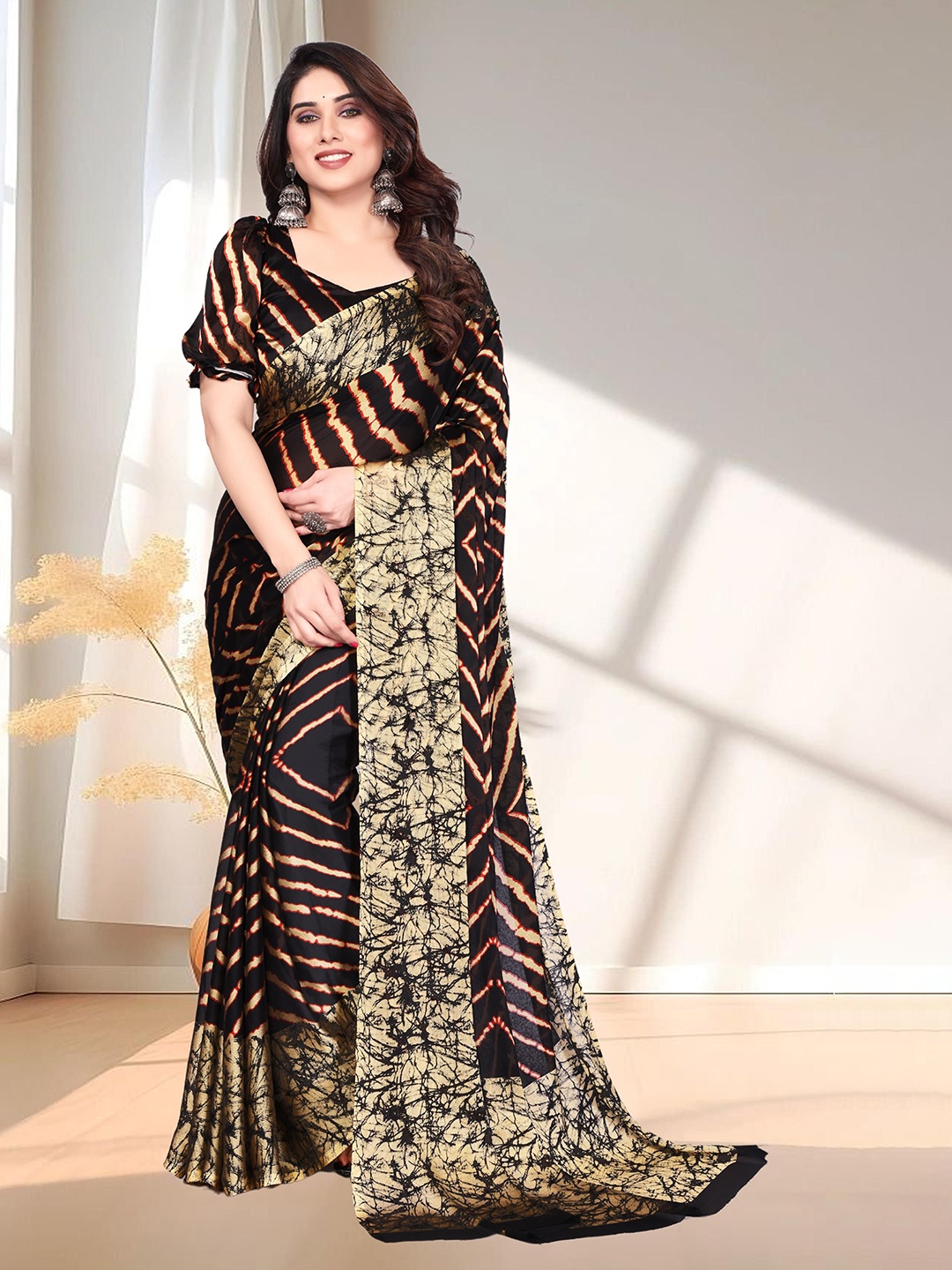 

SUPERLAXMI Striped Pure Chiffon Saree, Black