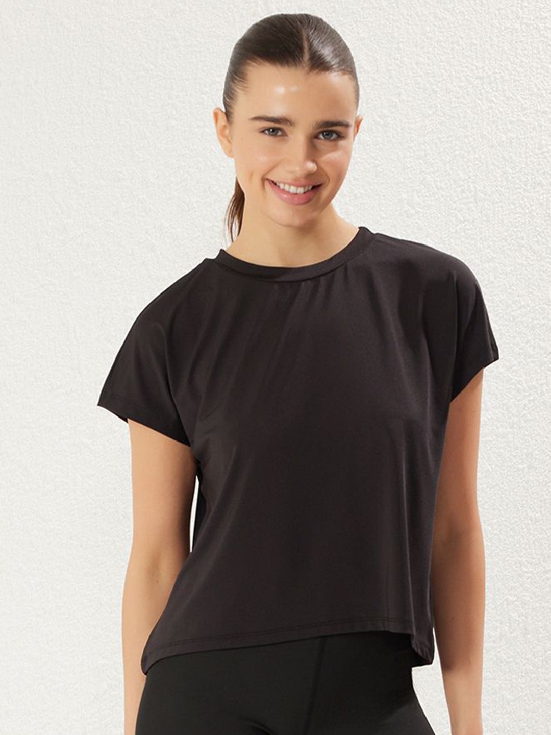 

Trendyol Women Extended Sleeves T-shirt, Na