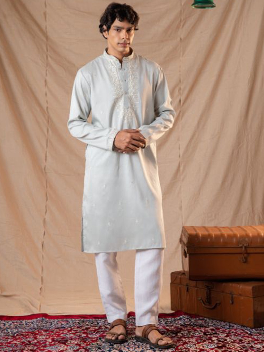 

5 Stitch Men Ethnic Motifs Embroidered Regular Thread Work Kurta with Pyjamas, Blue