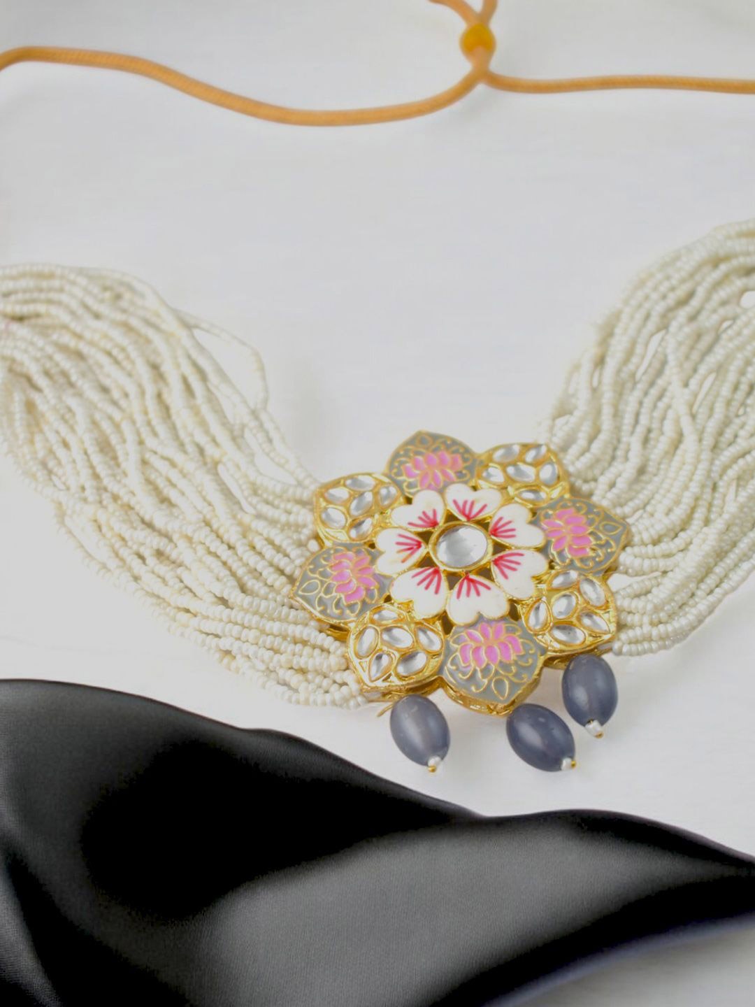 

TISHUL JEWELS Gold-Plated Stone-Studded & Beaded Jewellery Set