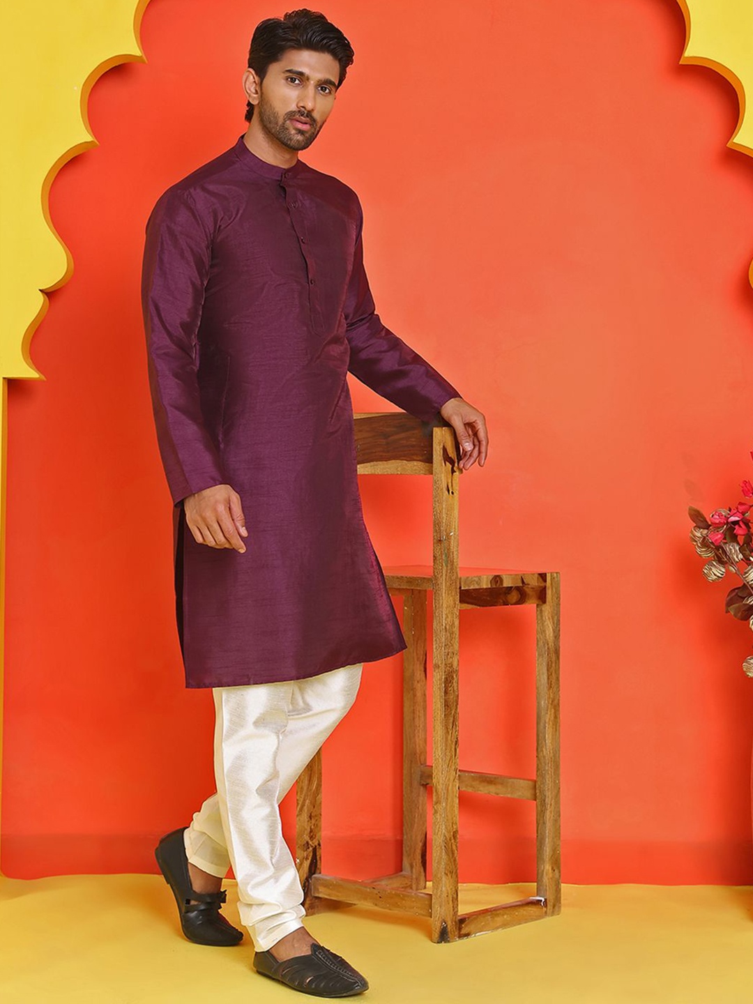 

Jompers Men Regular Dupion Silk Kurta with Pyjamas, Purple
