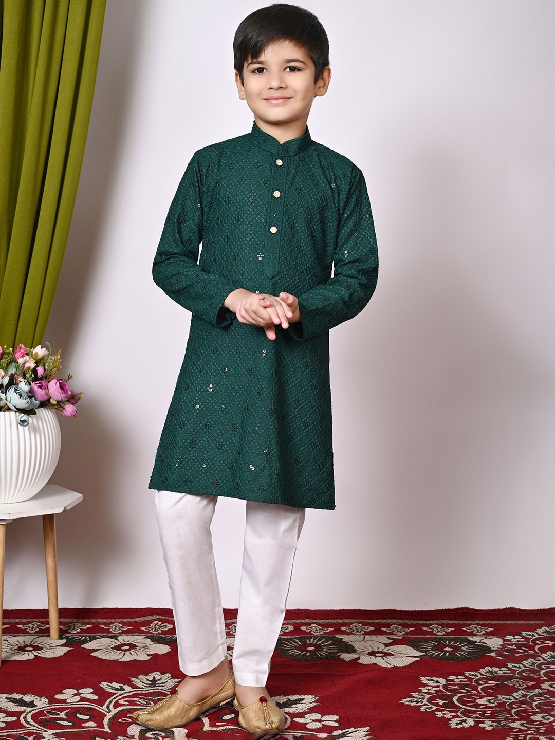 

BAESD Boys Embroidered Regular Sequinned Kurta with Pyjamas, Green