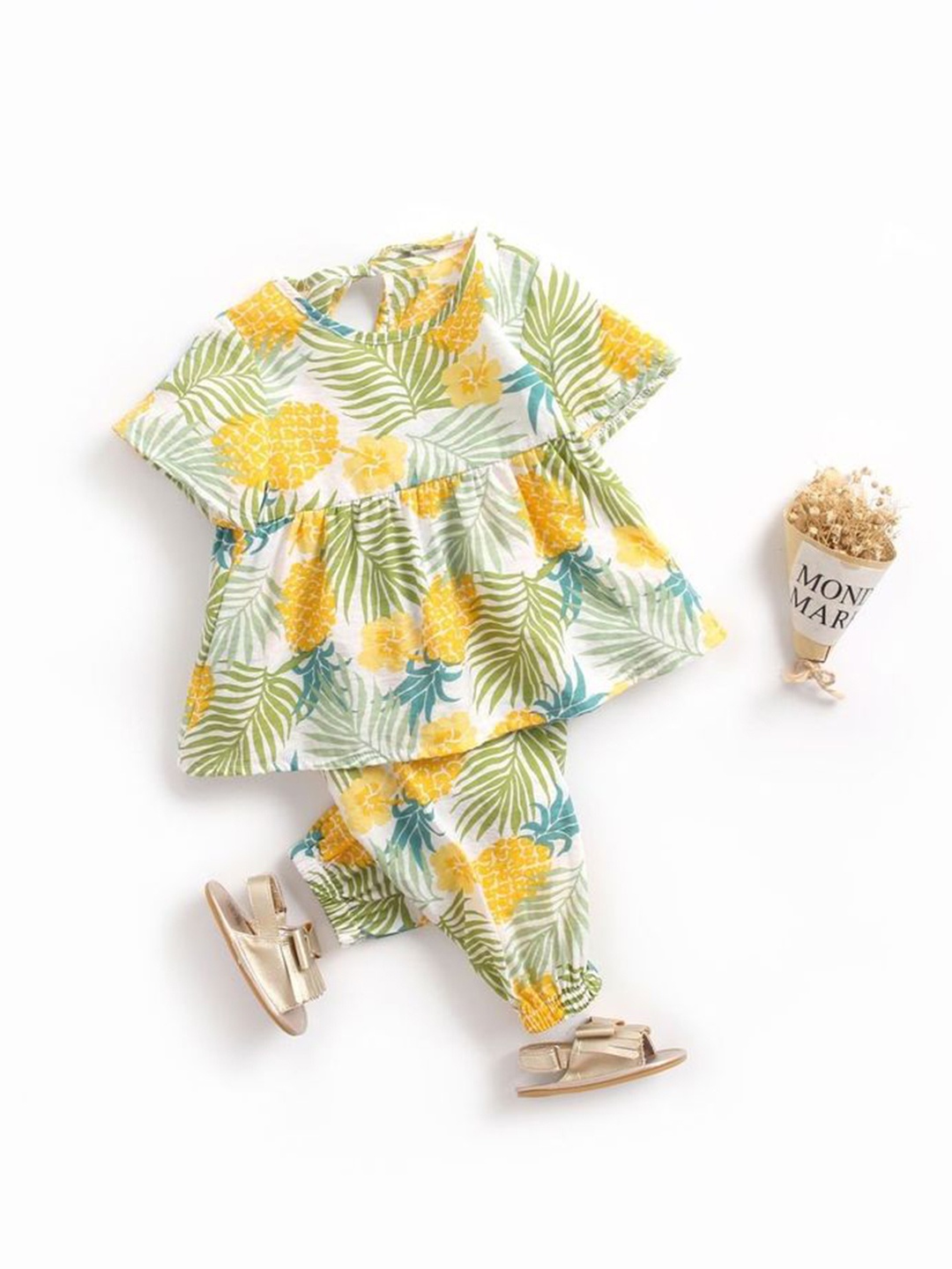 

LULU & SKY Girls Printed T-shirt with Pyjamas, Yellow