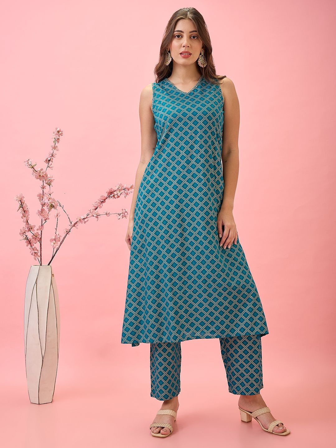 

Globus Thread Work Detail V-Neck A-Line Workwear Kurta & Pants Set, Teal