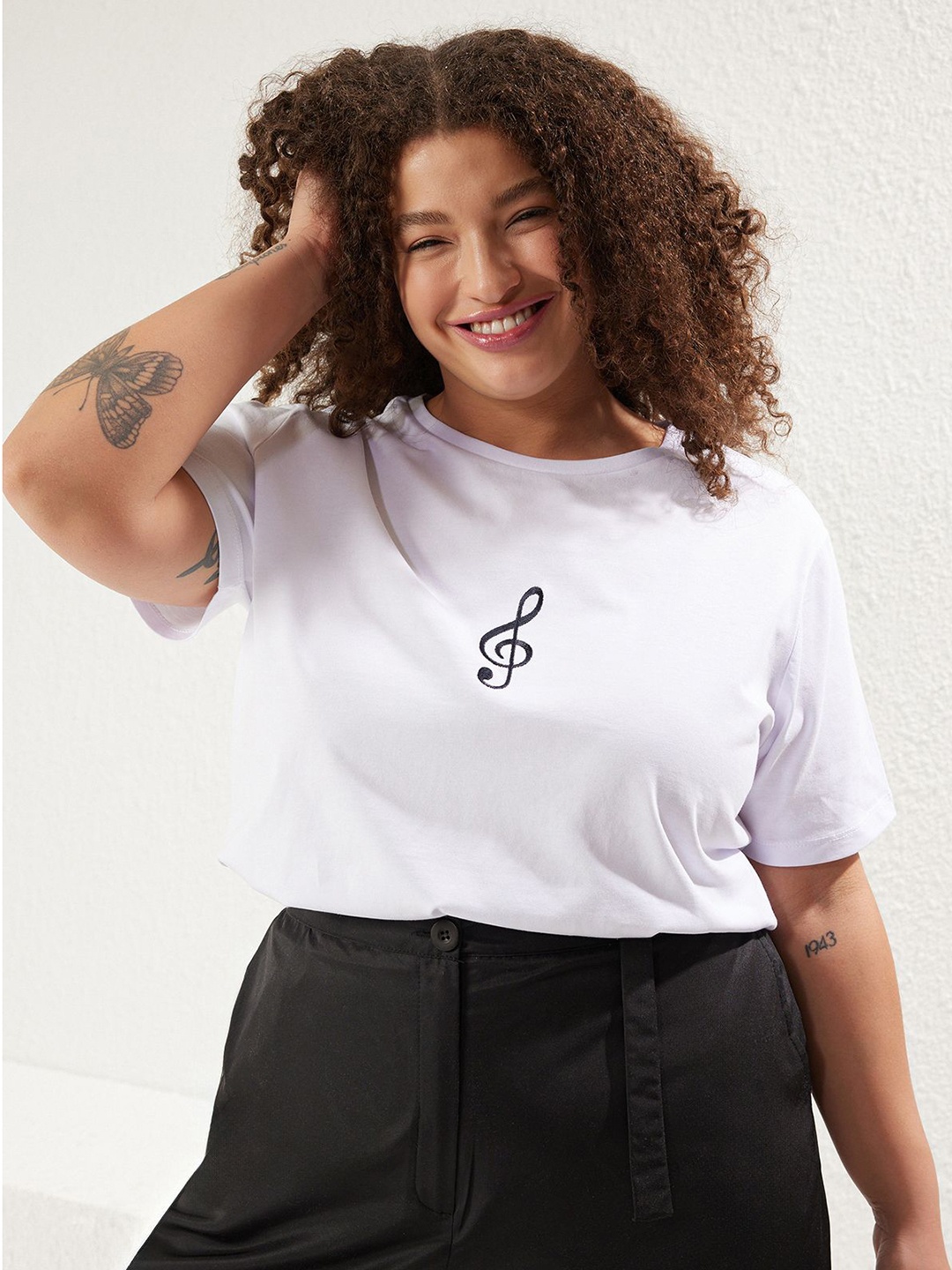 

Trendyol Women V-Neck T-shirt, Na