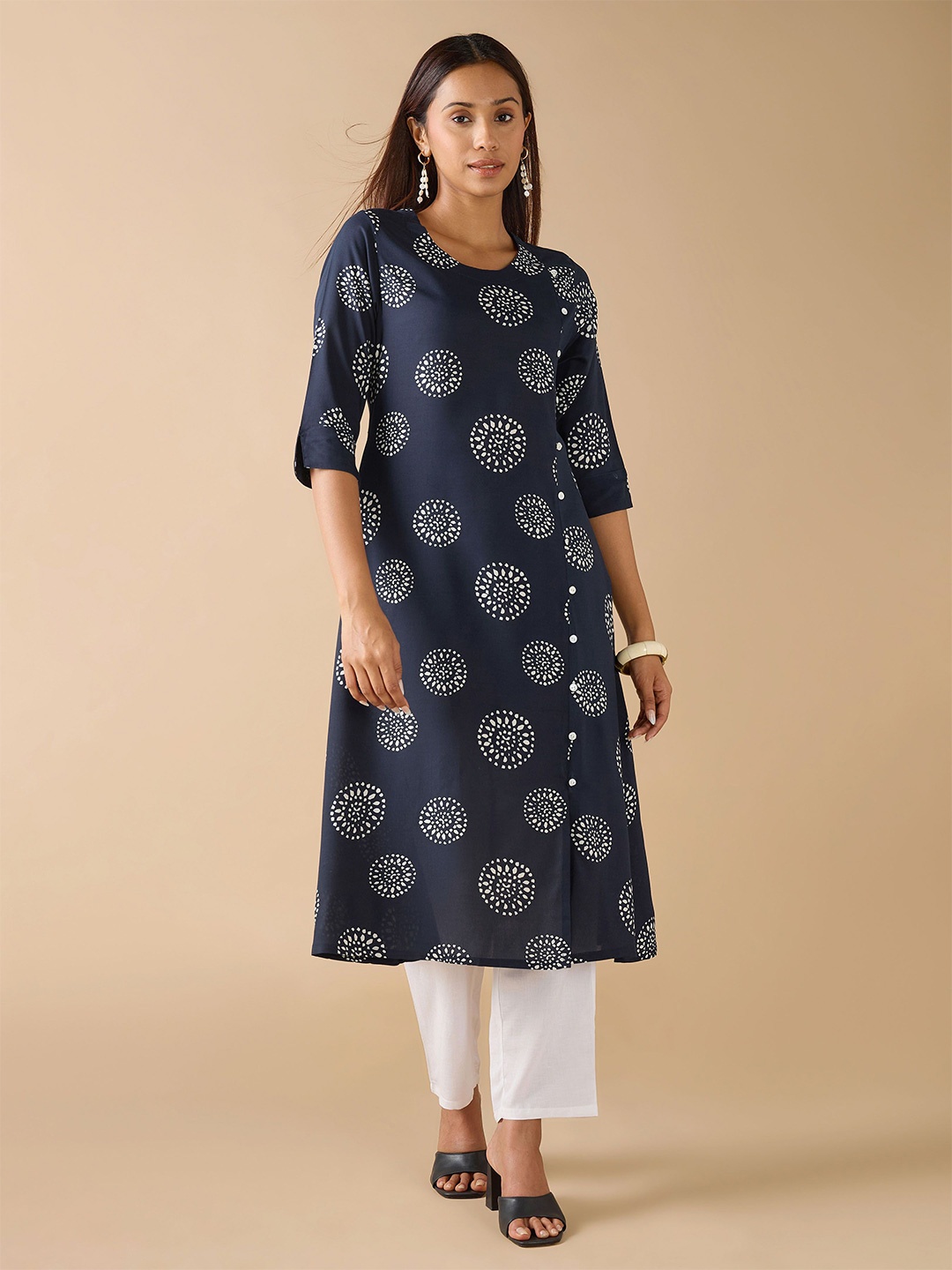 

Vismay Printed Floral Kurta, Navy blue