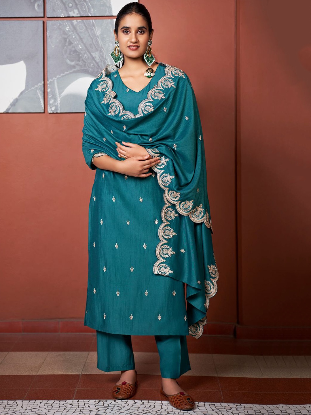 

Colors of Earth Women Ethnic Motifs Embroidered Regular Kurta with Trousers & With Dupatta, Turquoise blue