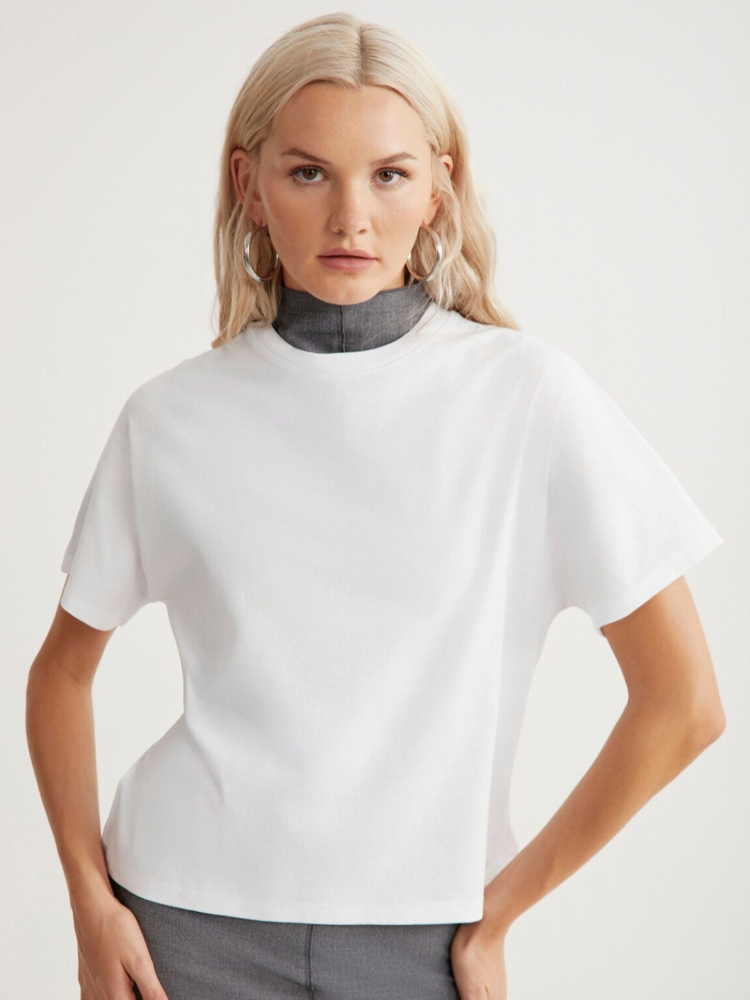 

GRIMELANGE Women High Neck Drop-Shoulder Sleeves T-shirt, Na