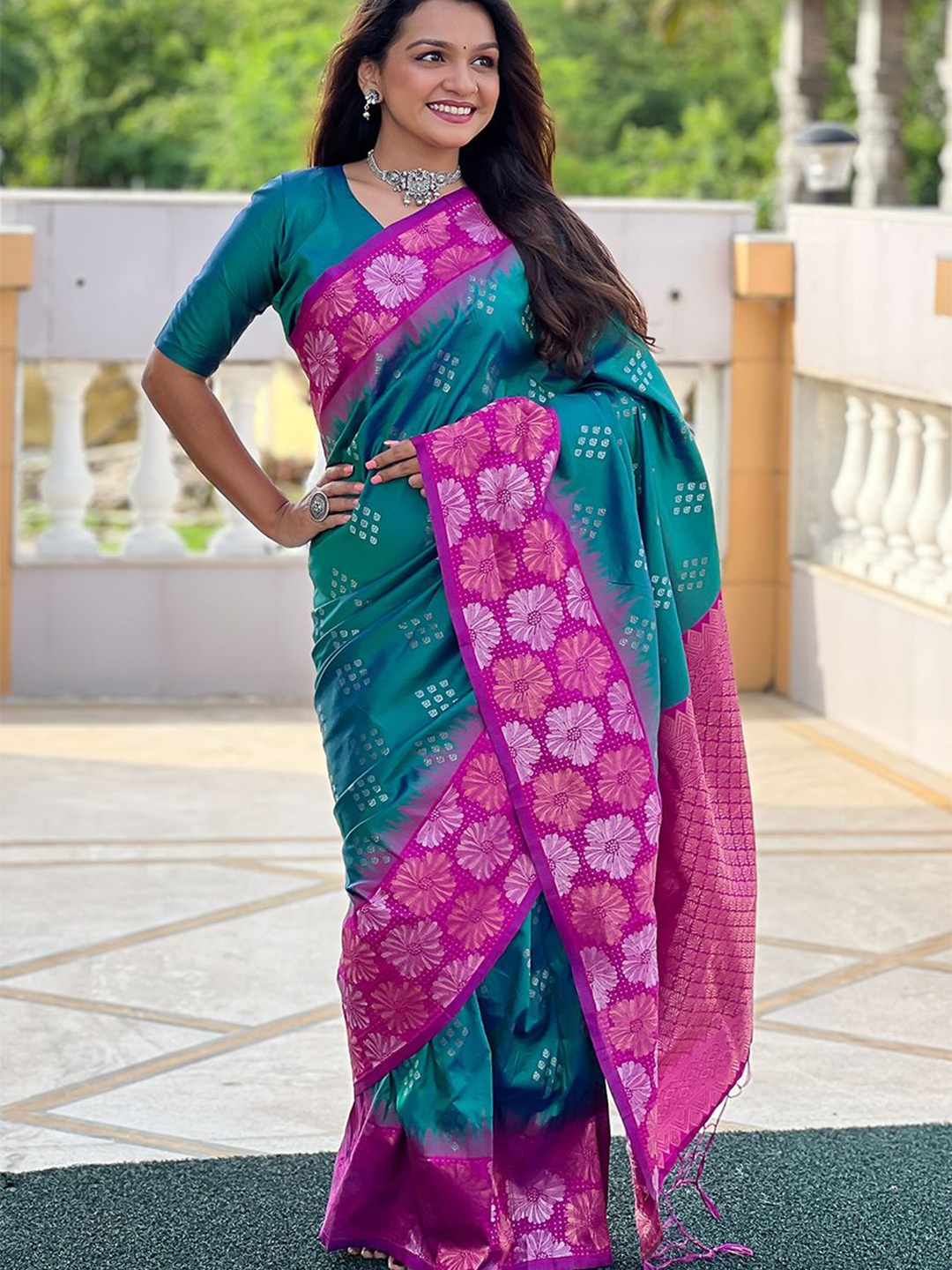 

all about you Woven Design Zari Silk Blend Banarasi Saree, Green