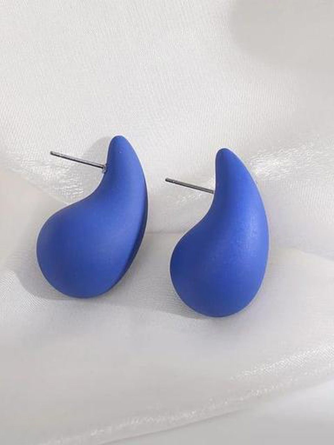 

VAGHBHATT Teardrop Shaped Drop Earrings, Blue