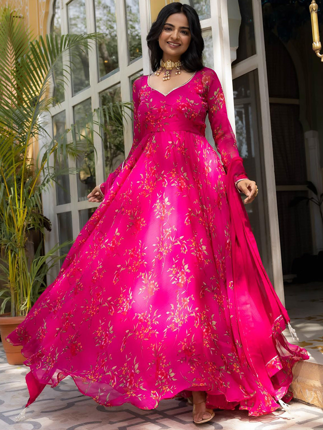 

DEASHA INDIA Women Floral Embroidered Regular Sequinned Kurti with Trousers & With Dupatta, Pink