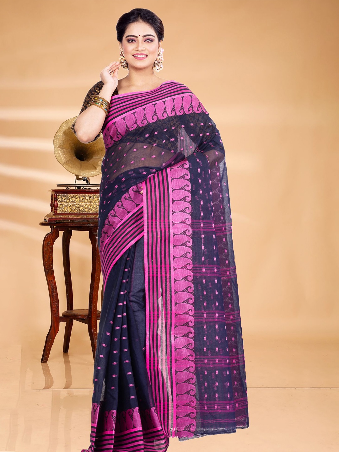 

SRILOK Woven Design Zari Pure Cotton Taant Saree, Blue