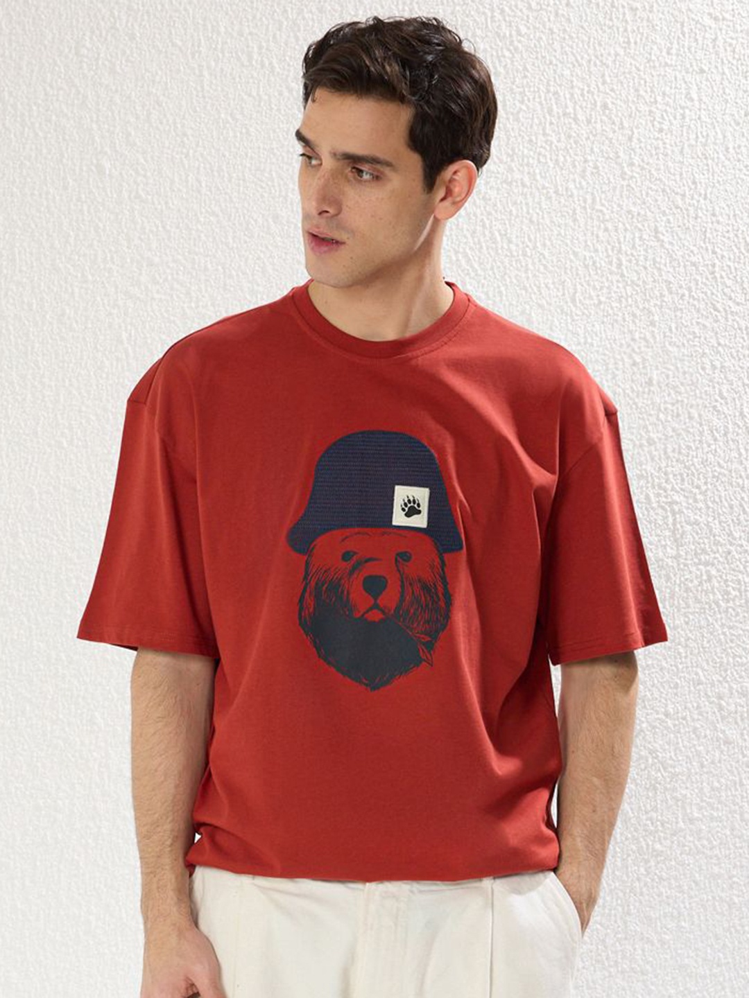 

Trendyol Men Typography Printed V-Neck Applique T-shirt, Na