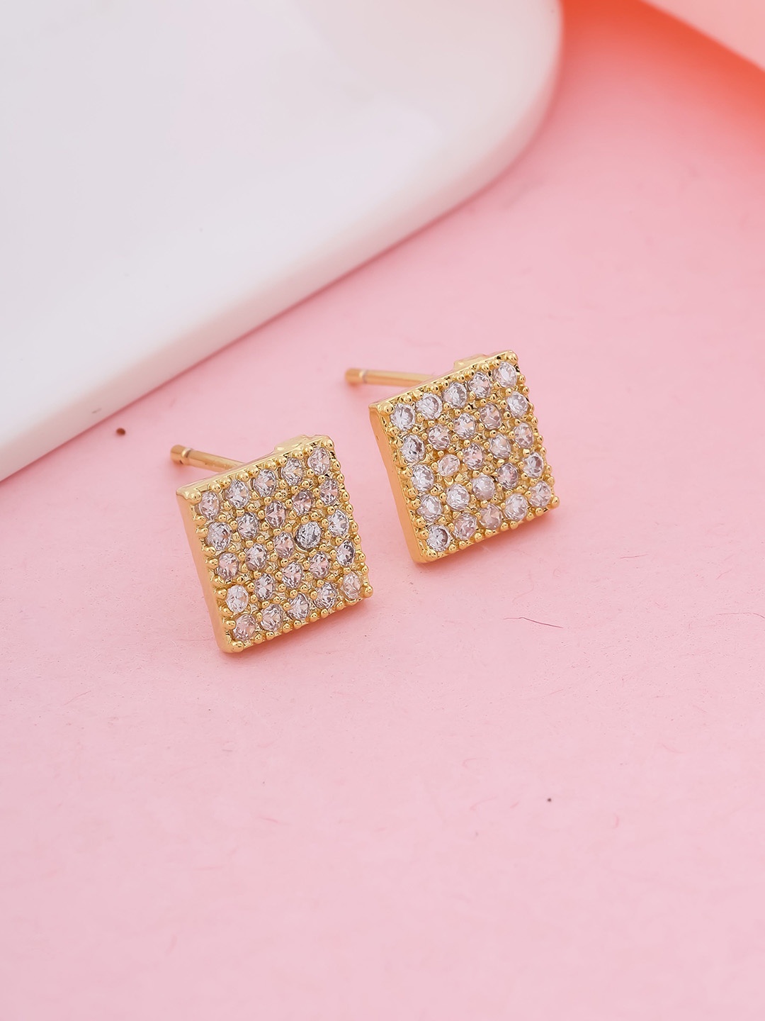 

DressBerry Contemporary Studs Earrings, Na