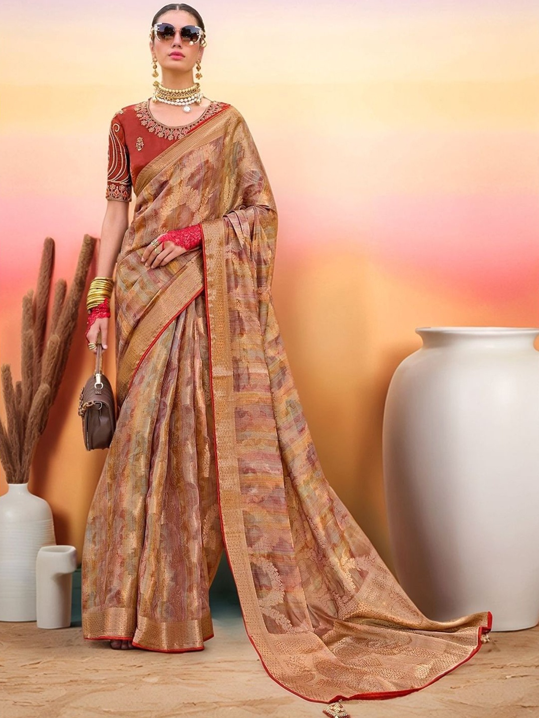 

Sangria Woven Design Saree With Blouse, Rust