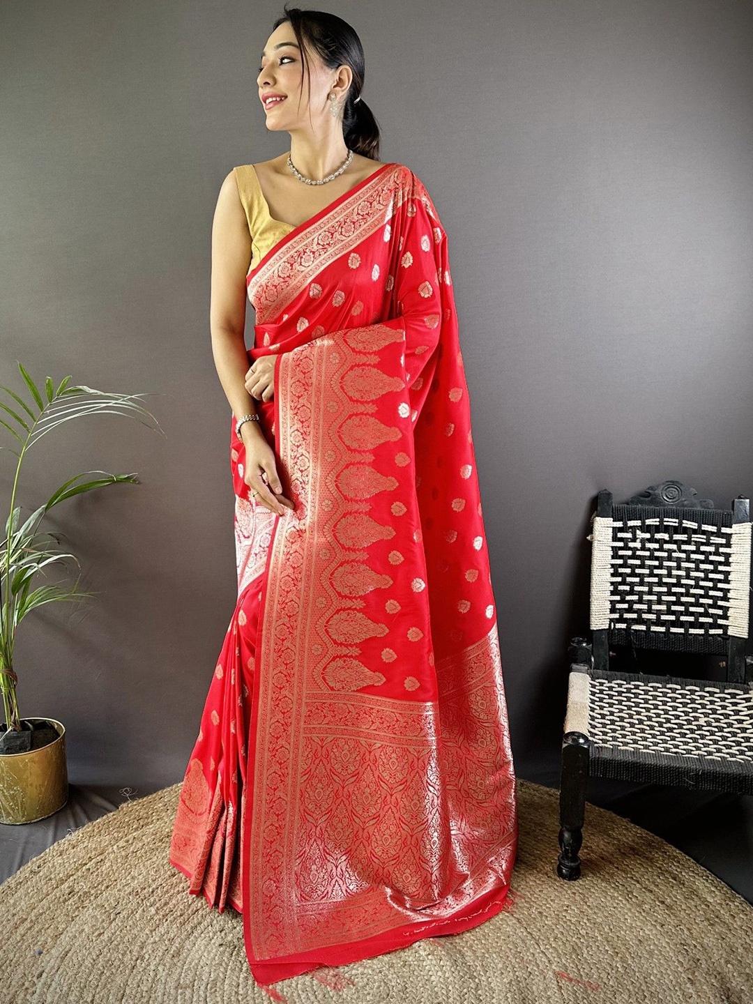 

Panzora Ethnic Motifs Zari Silk Blend Banarasi Saree, Red