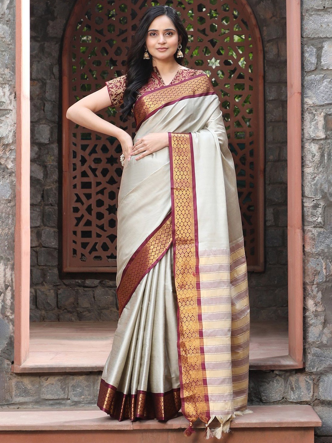 

ORUS Zari Pure Silk Kanjeevaram Saree, Beige