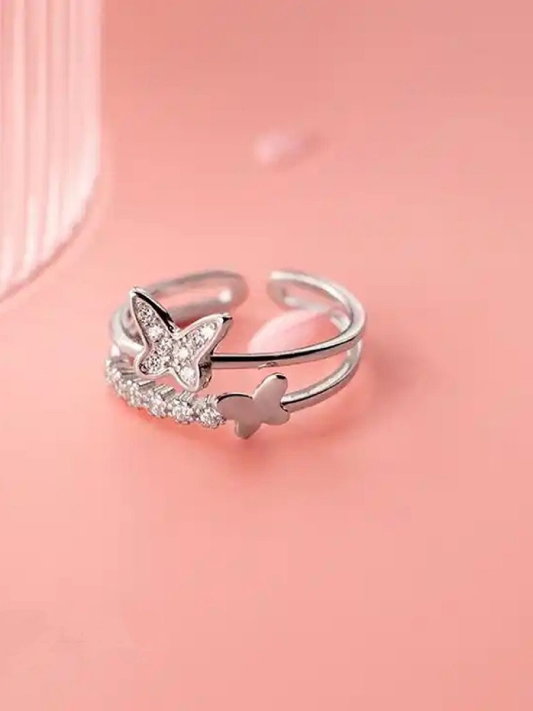 

DressBerry Silver-Plated Cubic Zirconia StuddedFingerRing