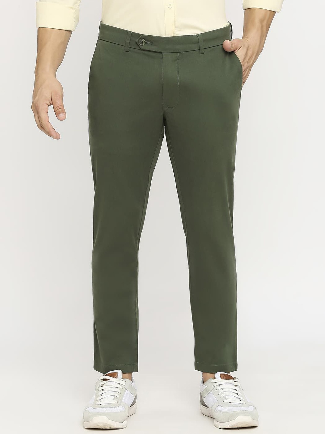 

Basics Men Textured Tapered Fit Trousers, Green