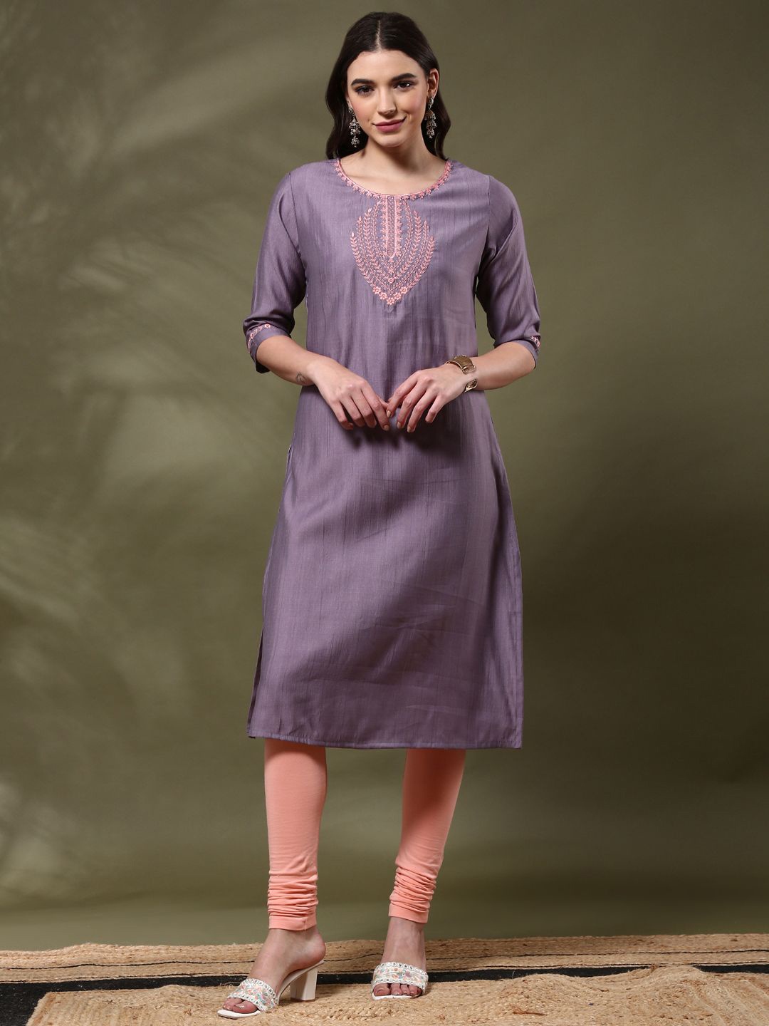 

Alena Women Dyed Flared Sleeves Thread Work Kaftan Kurta, Lavender