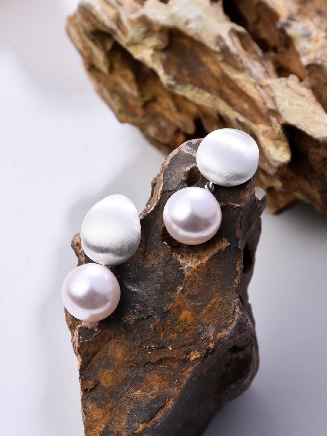 

Reenisaa Classic Drop Earrings, White