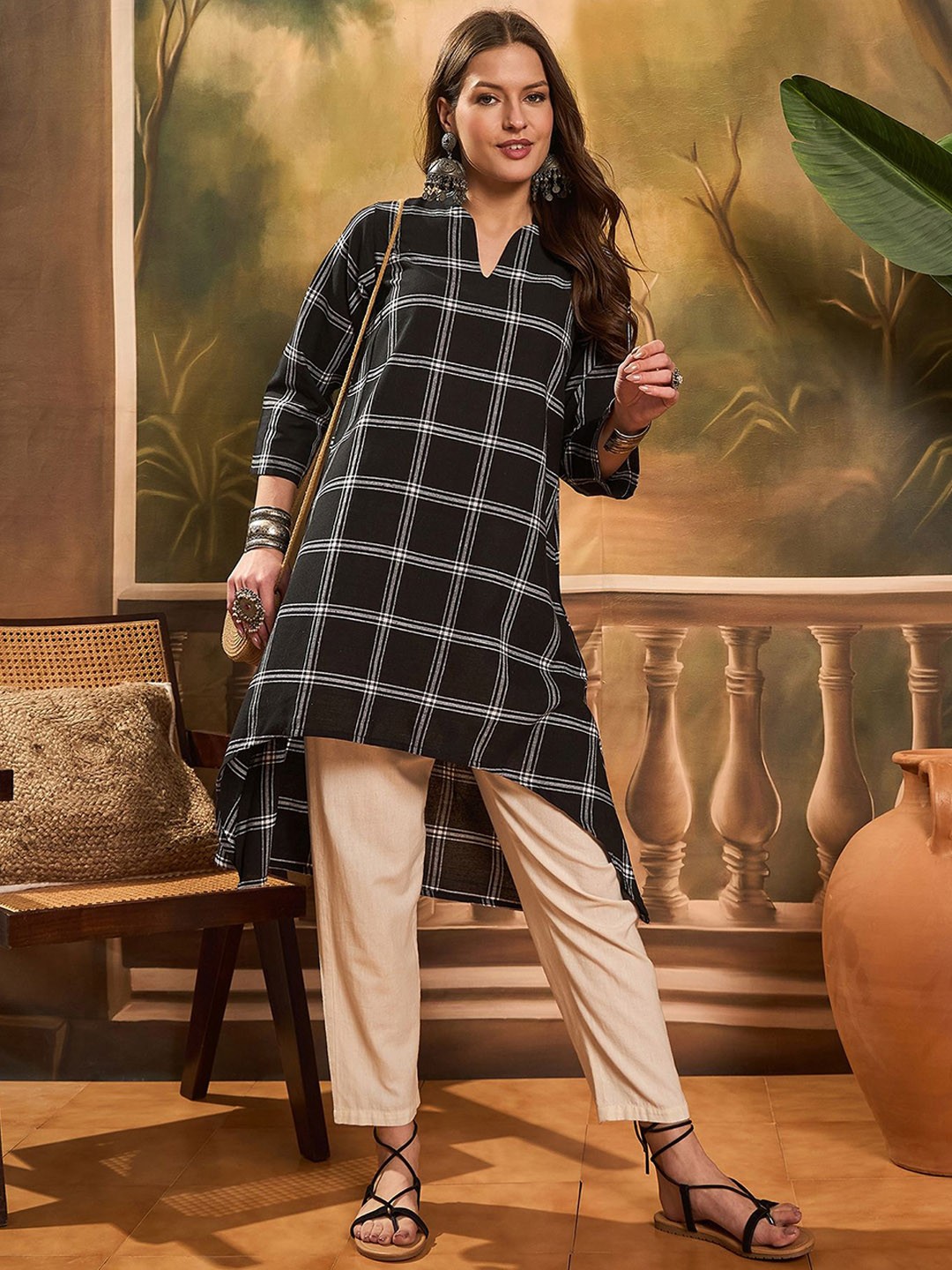 

InWeave Women Printed Kurta, Black