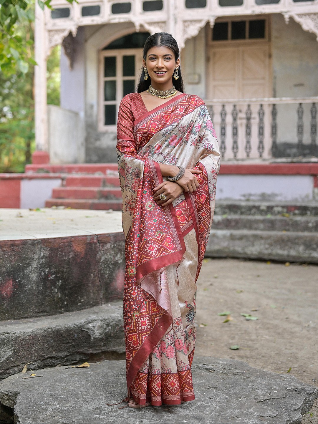 

Ekta Textiles Floral Pure Silk Banarasi Saree, Coffee brown