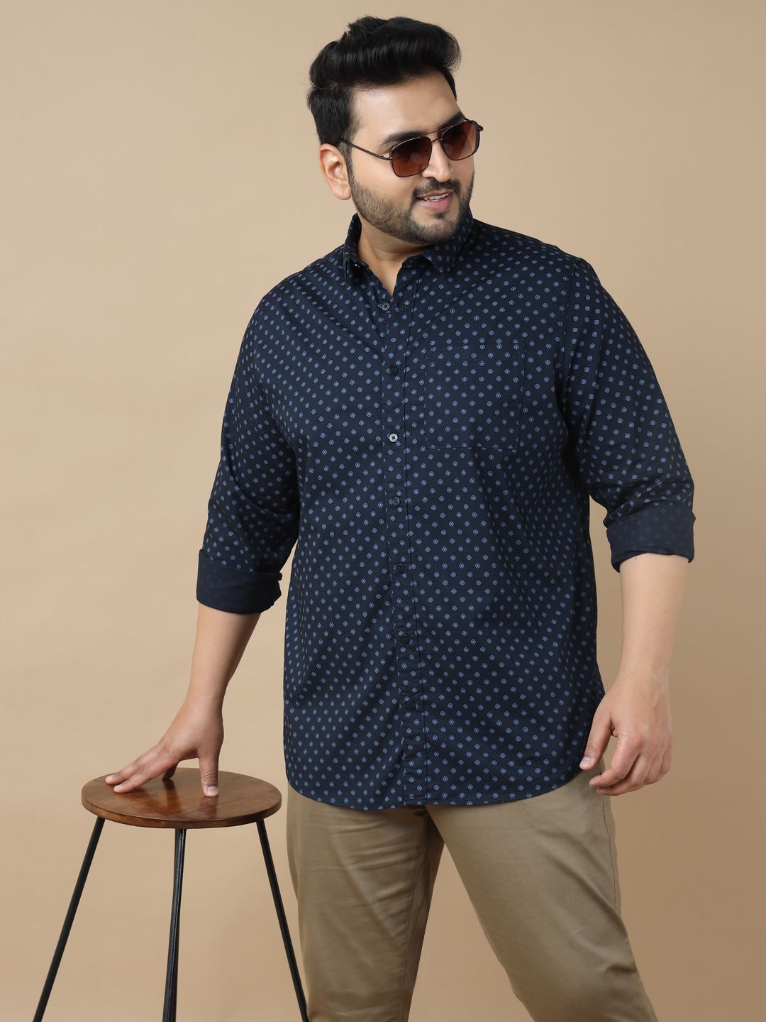 

Sztori Men Standard Slim Fit Opaque Printed Casual Shirt, Navy blue