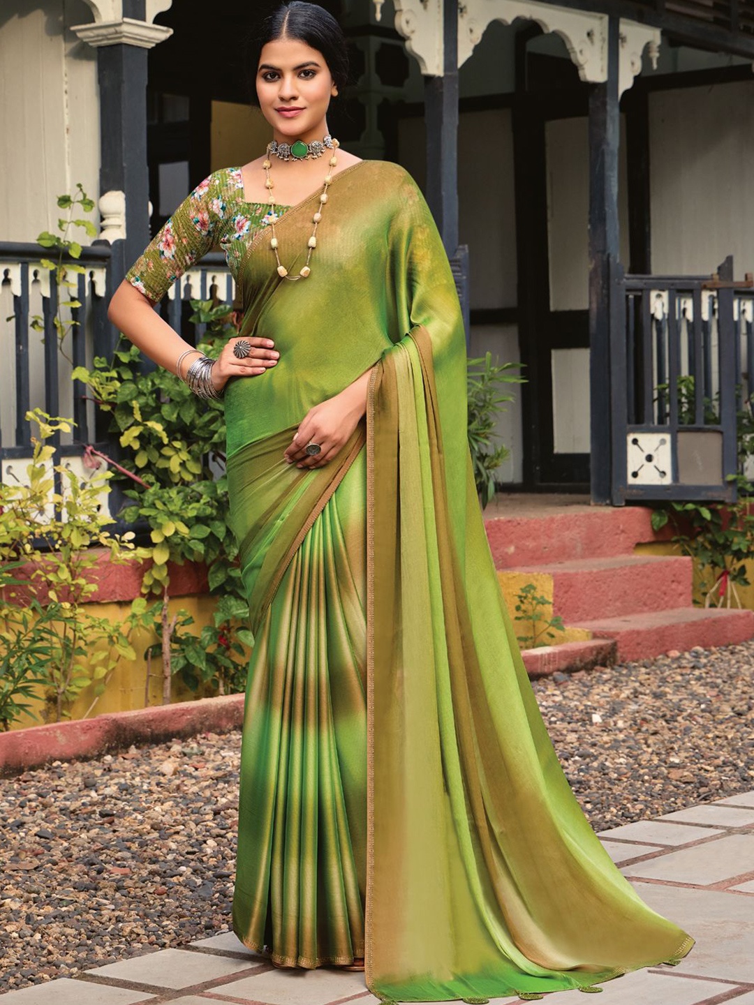 

LeeliPeeri Designer Ombre Beads and Stones Poly Chiffon Saree, Green