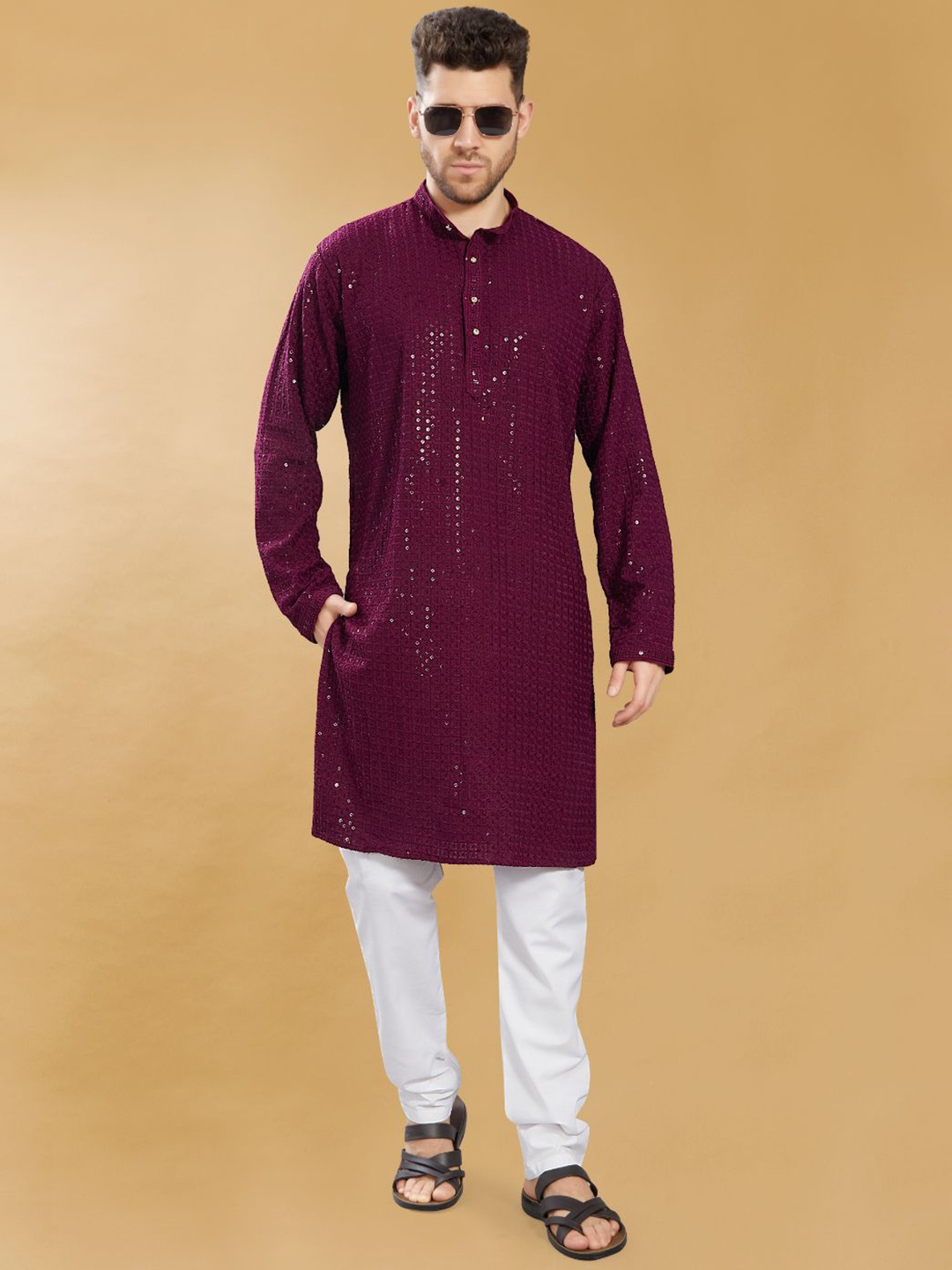 

DIVISIVE Men Embroidered Regular Sequinned Kurta with Pyjamas, Burgundy