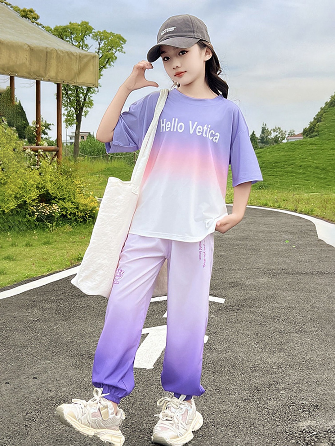 

LULU & SKY Girls Printed T-shirt with Pyjamas, Purple