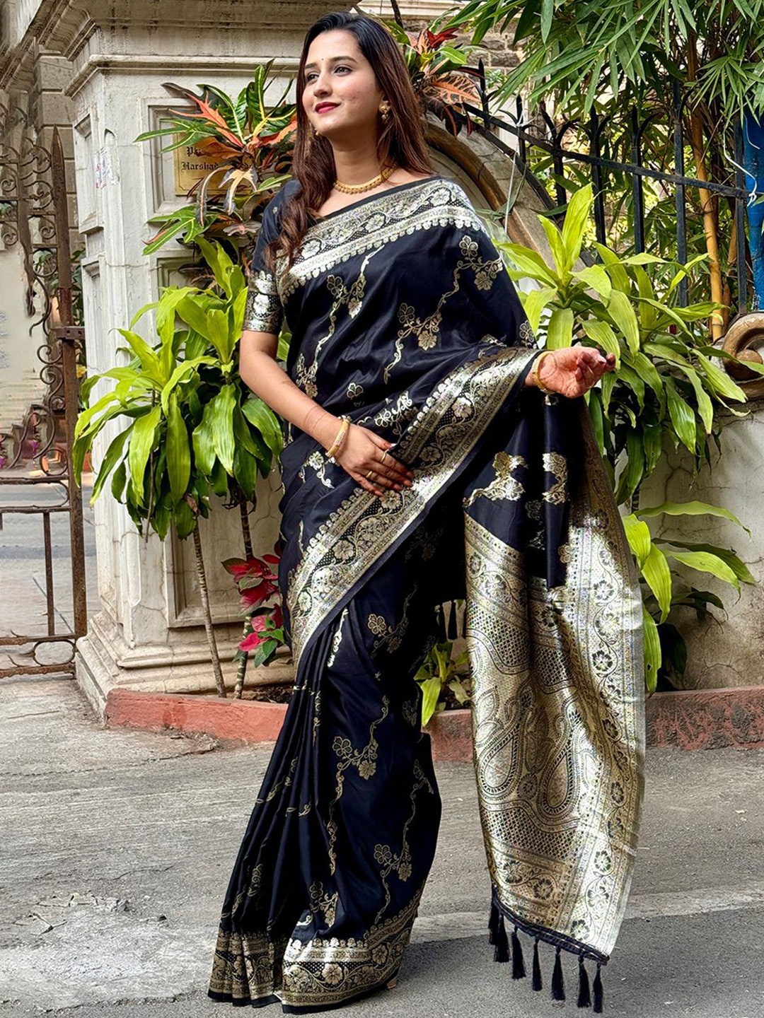 

all about you Woven Design Zari Silk Blend Banarasi Saree, Black