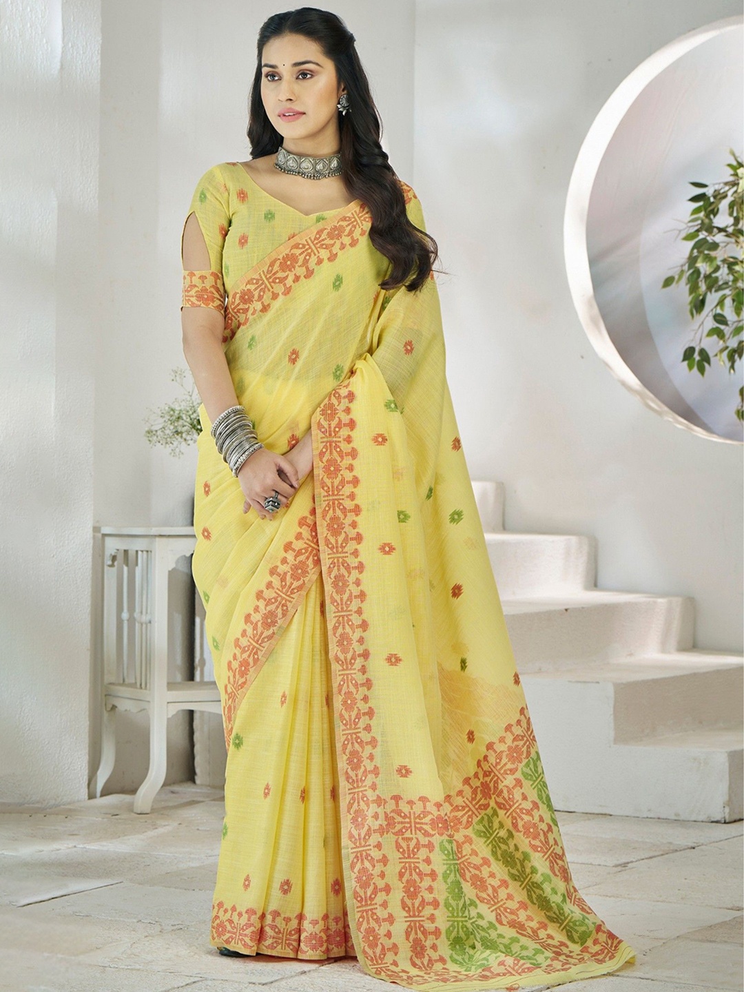 

MySilkLove Woven Design Linen Blend Saree, Yellow