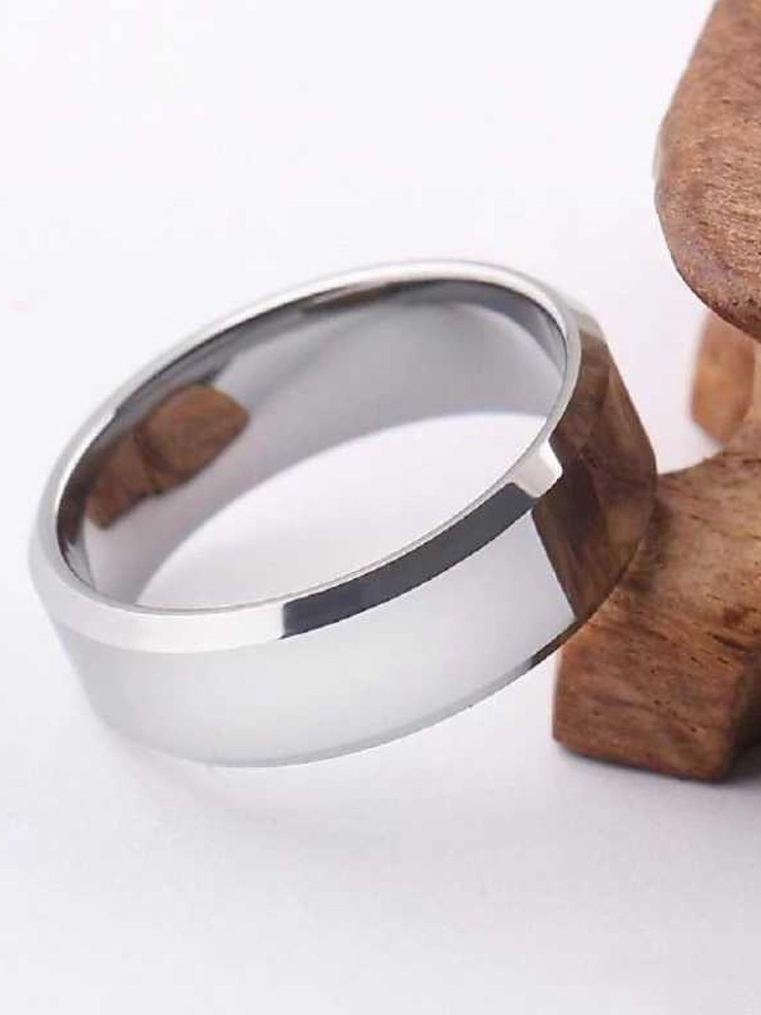 

The Roadster Lifestyle Co Men Classic Band Ring, Silver