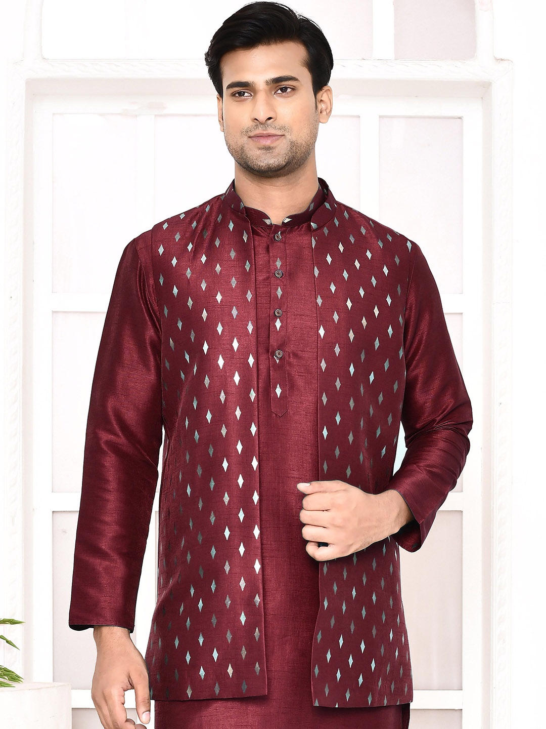 

MAAHI FABS Printed Brocade Nehru Jacket, Maroon