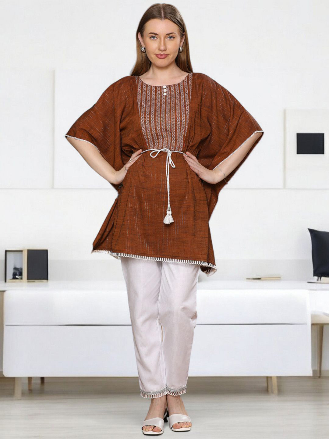 

Jeff co-op Women Ethnic Motifs Embroidered Regular Thread Work Kurta with Trousers, Brown