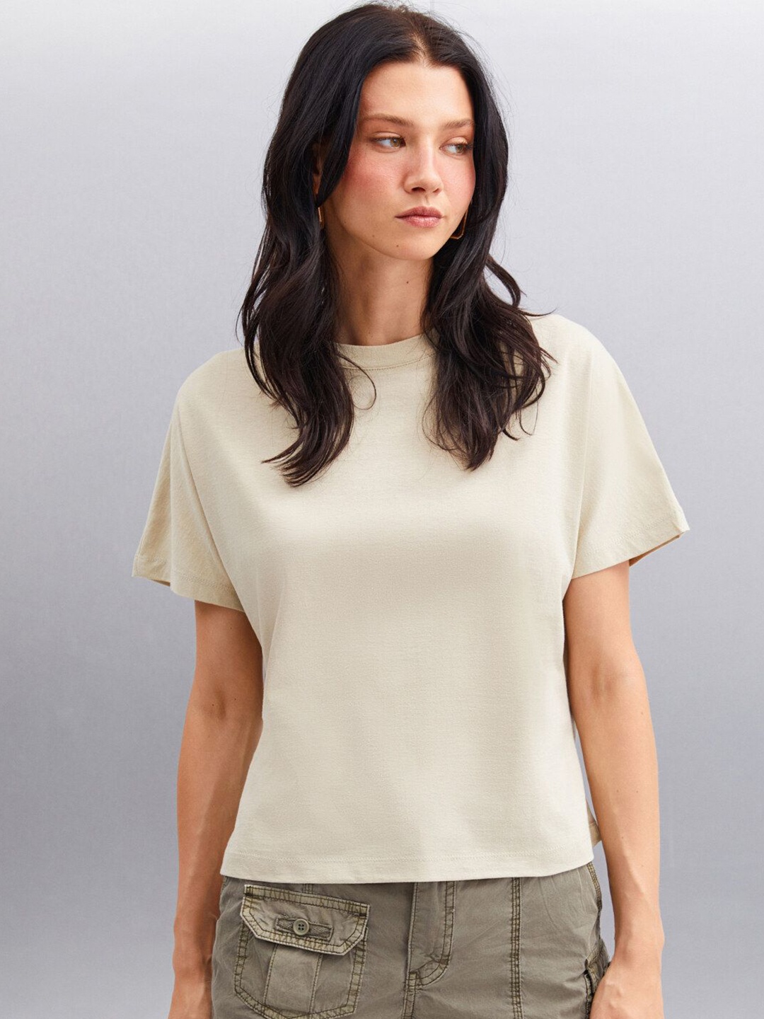 

GRIMELANGE Women V-Neck Extended Sleeves Pockets T-shirt, Na