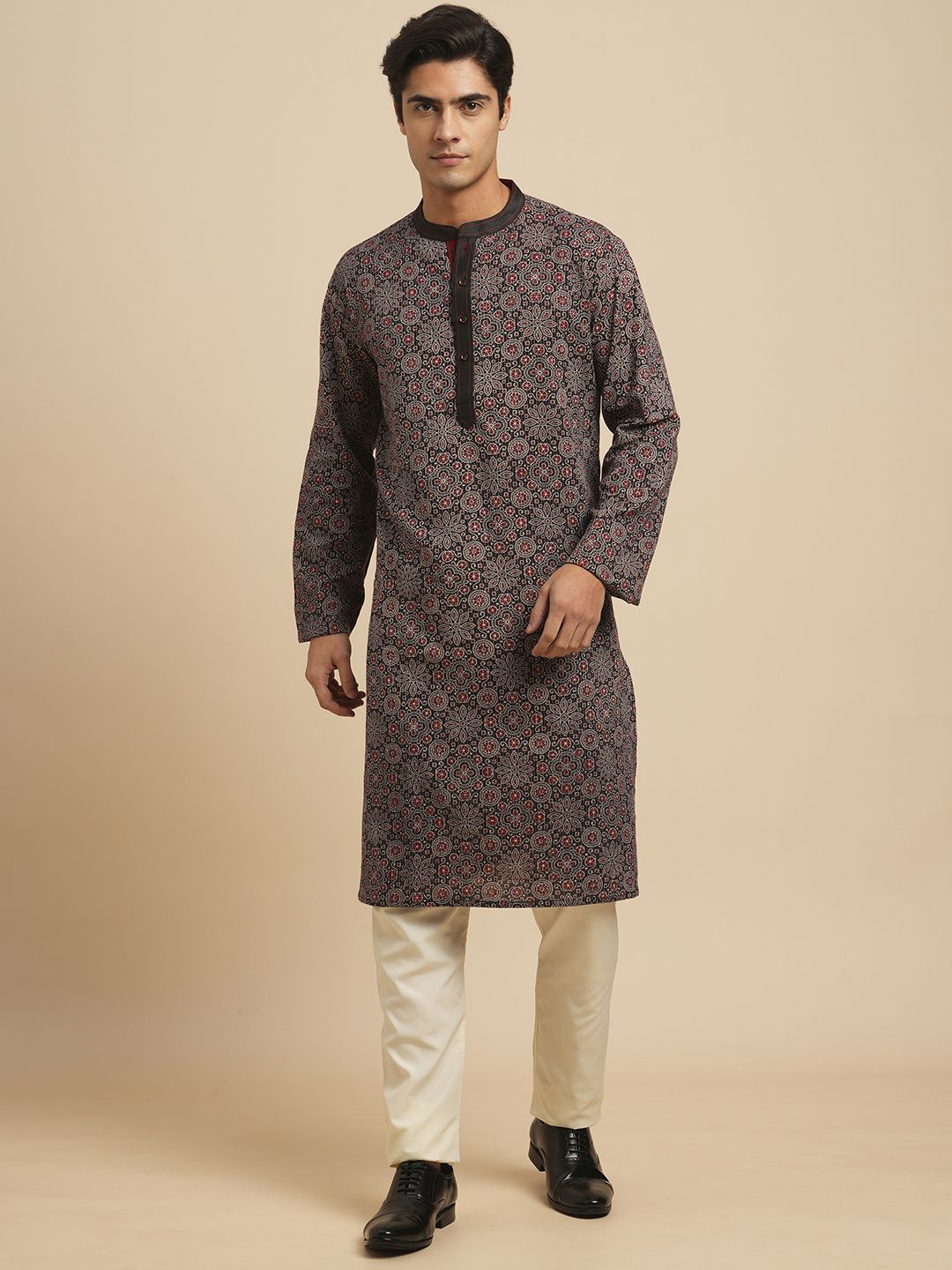 

Arch element Men Geometric Printed Flared Sleeves Thread Work Kurta, Black