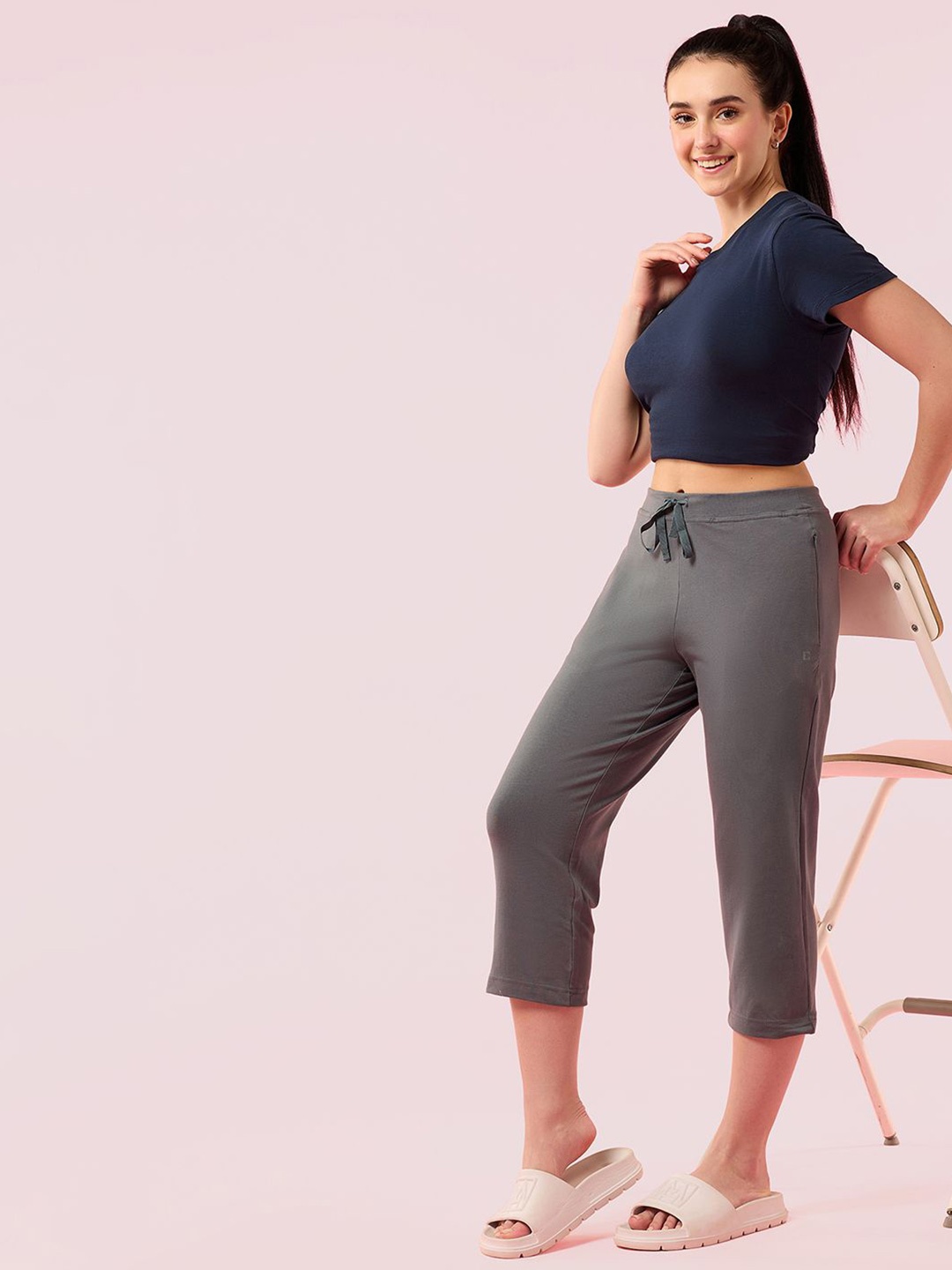 

Enamor Women Capris, Grey