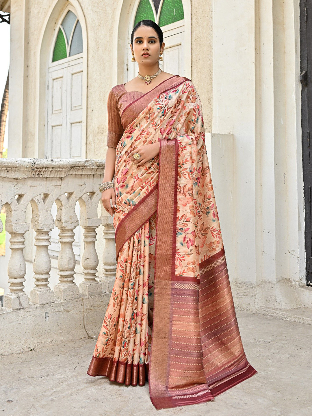 

Ekta Textiles Floral Zari Pure Silk Saree, Coffee brown