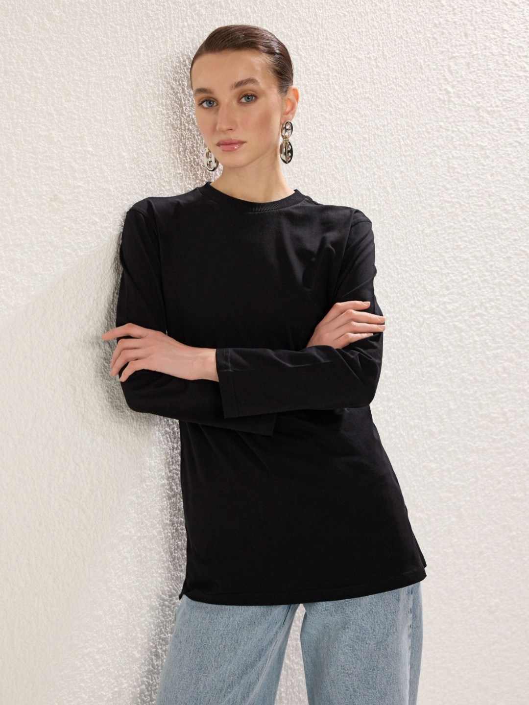 

Trendyol Women High Neck Extended Sleeves Pockets T-shirt, Na