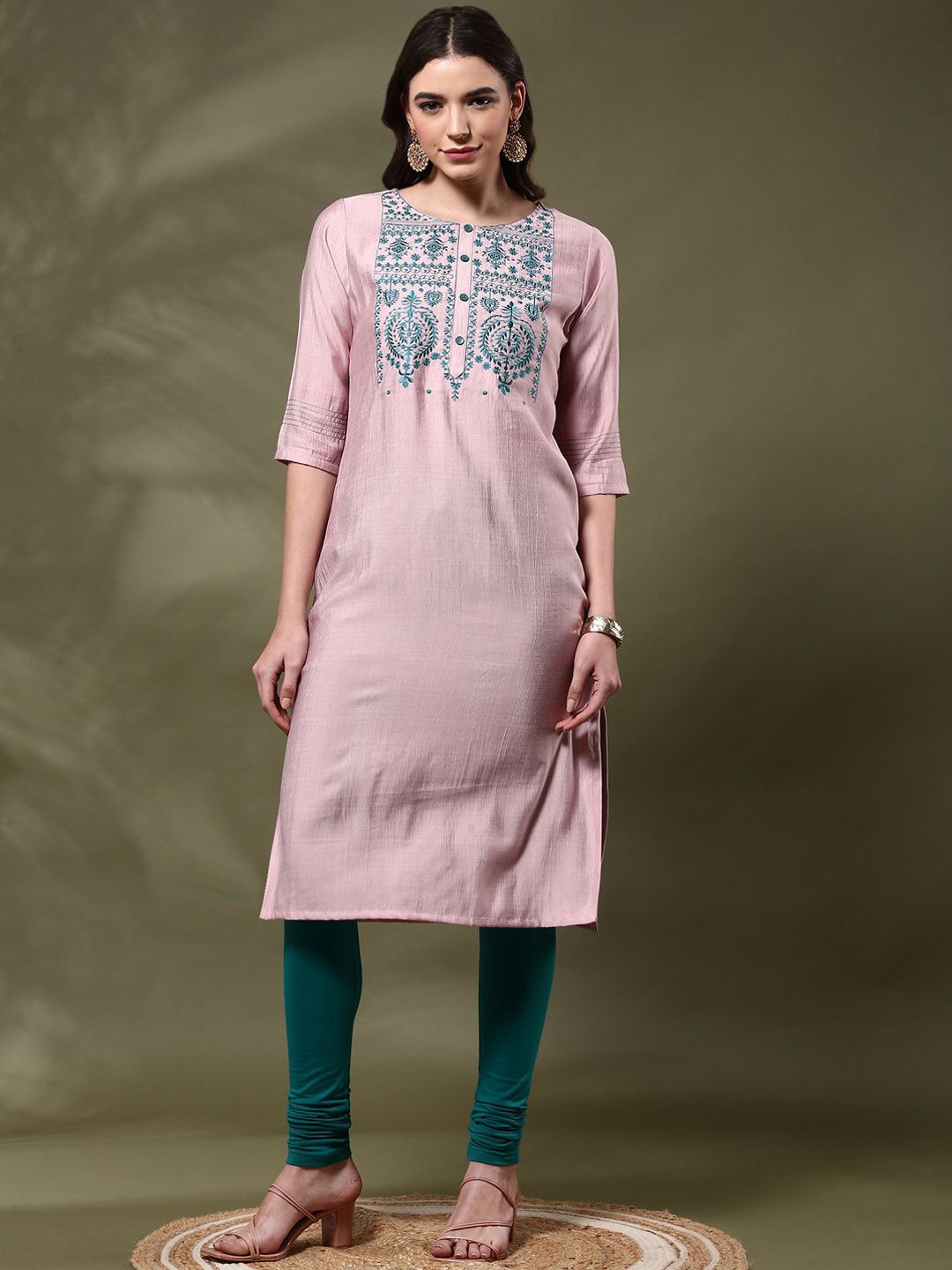 

Alena Women Thread Work Kurta, Peach